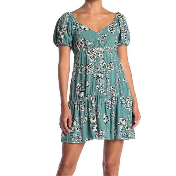 Abound Dresses & Skirts - Abound Floral Puff Sleeve Dress Size Small